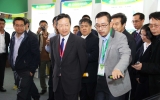 住房和城乡建设部副部长仇保兴参观乐鱼·体育·乐鱼官方网站-乐鱼（中国）展区
